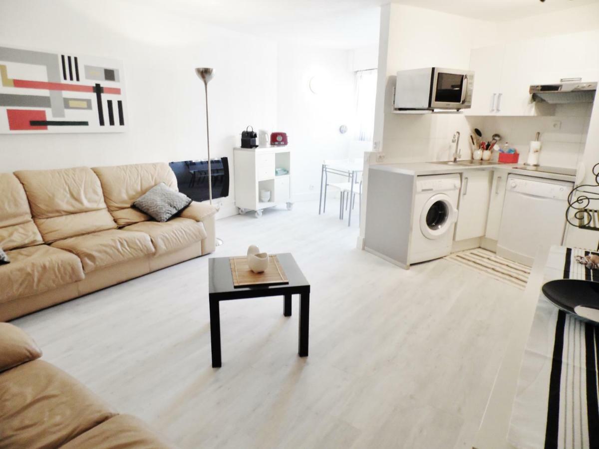CANNES plage 2mn/45m2/vue mer/inernet/clim/parking privé Eksteriør billede