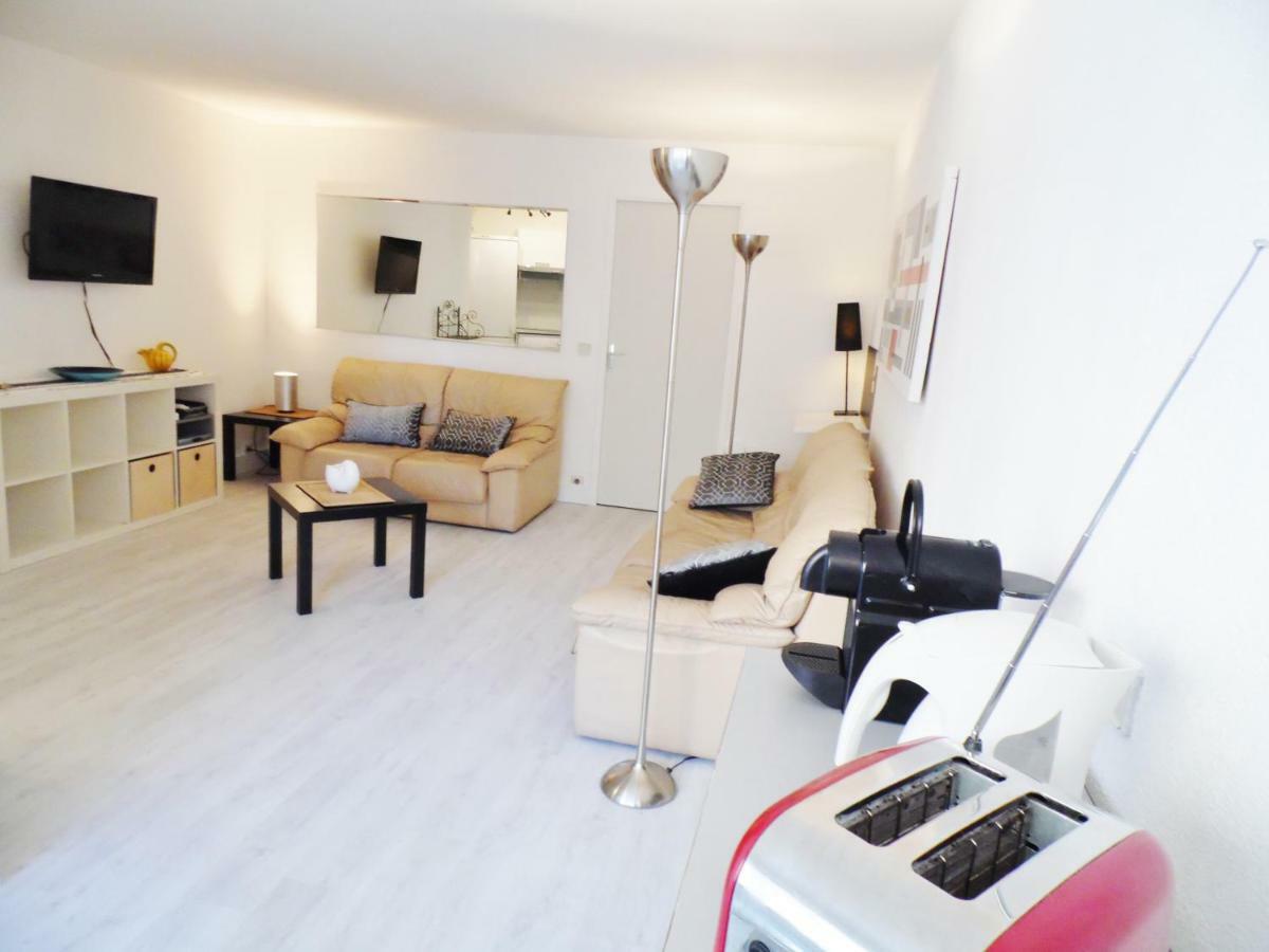 CANNES plage 2mn/45m2/vue mer/inernet/clim/parking privé Eksteriør billede