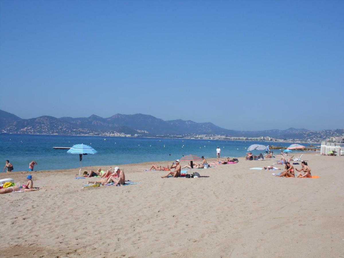 CANNES plage 2mn/45m2/vue mer/inernet/clim/parking privé Eksteriør billede